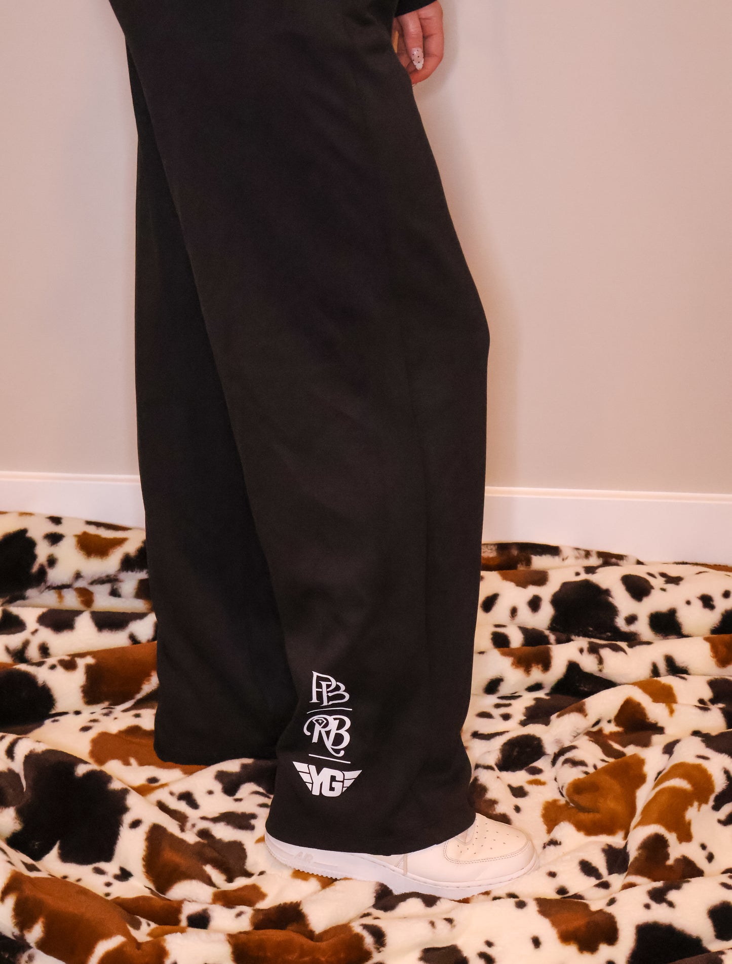 Core Line Black Sweatpants